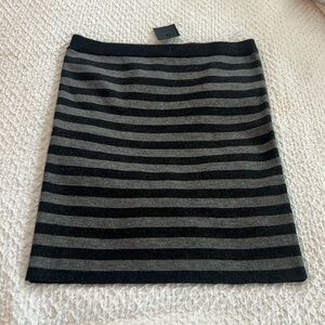 Club Monaco pencil sweater skirt /size :small / Heather Grey &Black